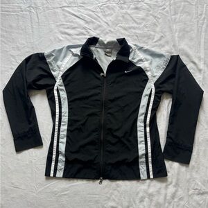 Vintage 2000’s Nike Women's Track Jacket L